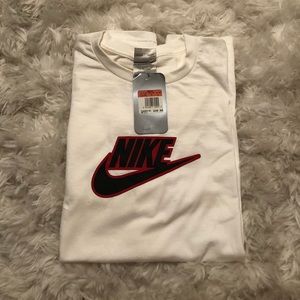 Nike graphic t